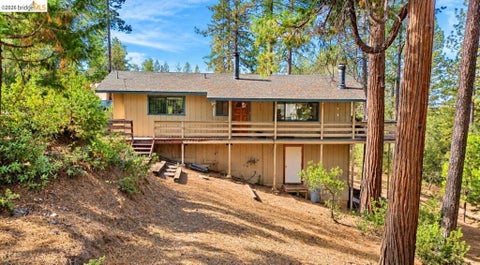 Photo of 12016 Hillhurst Cir CIR, Groveland, CA 95321 (MLS # 41152368)
