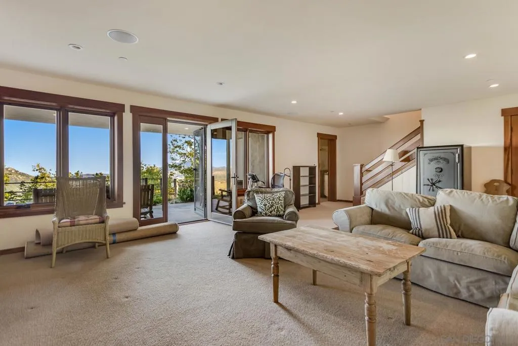 Julian, California 92036, United States, 4 Bedrooms Bedrooms, ,5 BathroomsBathrooms,Residential,Active,184984