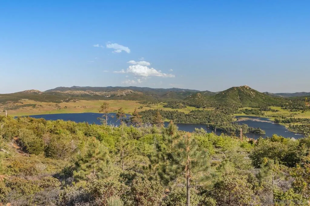 Julian, California 92036, United States, 4 Bedrooms Bedrooms, ,5 BathroomsBathrooms,Residential,Active,184984