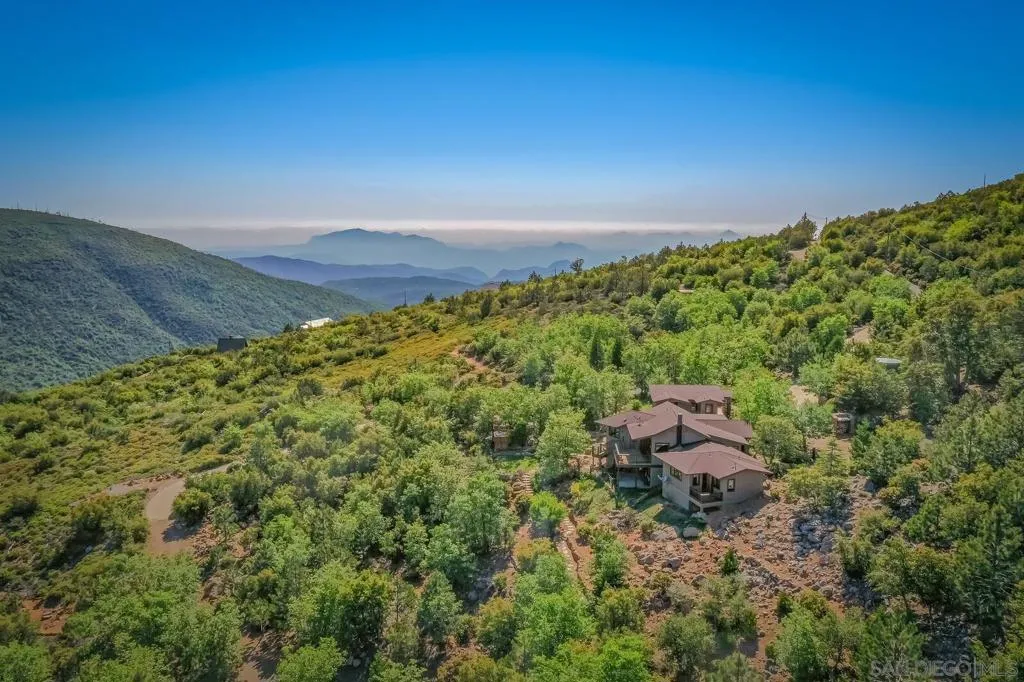 Julian, California 92036, United States, 4 Bedrooms Bedrooms, ,5 BathroomsBathrooms,Residential,Active,184984