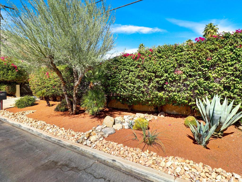 Tahquitz River Estat - Residential