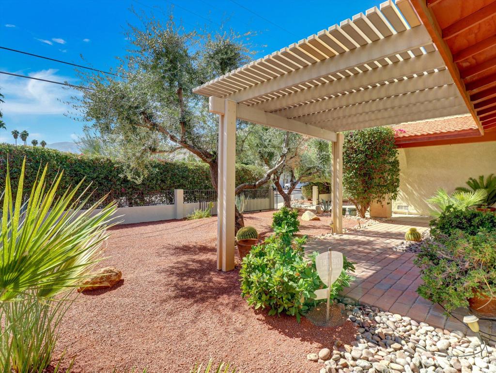 Tahquitz River Estat - Residential
