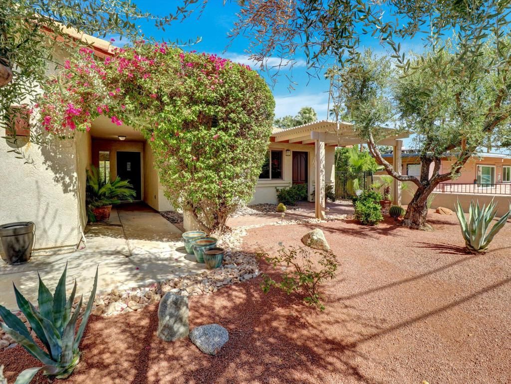 Photo of 250 E Sonora Road, Palm Springs, CA 92264 (MLS # 219137114DA)
