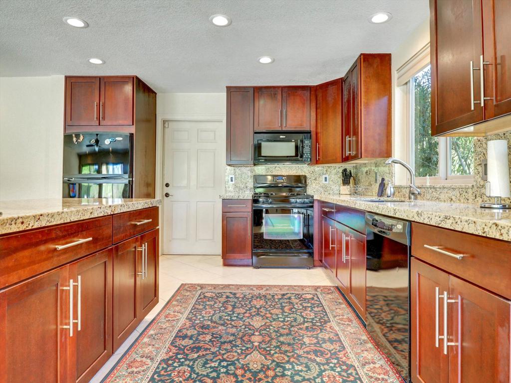Tahquitz River Estat - Residential