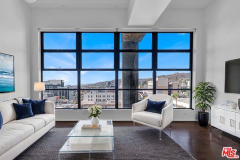 Photo of 1645 Vine Street #711, Los Angeles, CA 90028 (MLS # 26653797)