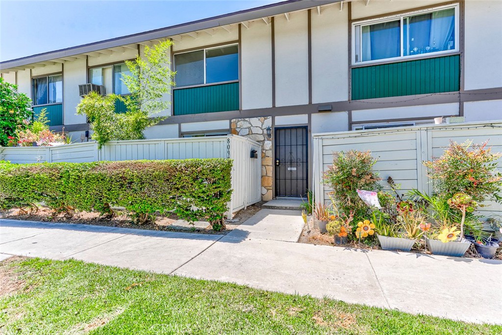 8098 Kerr Green