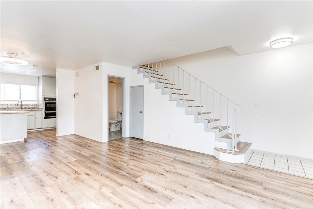 8098 Kerr Green