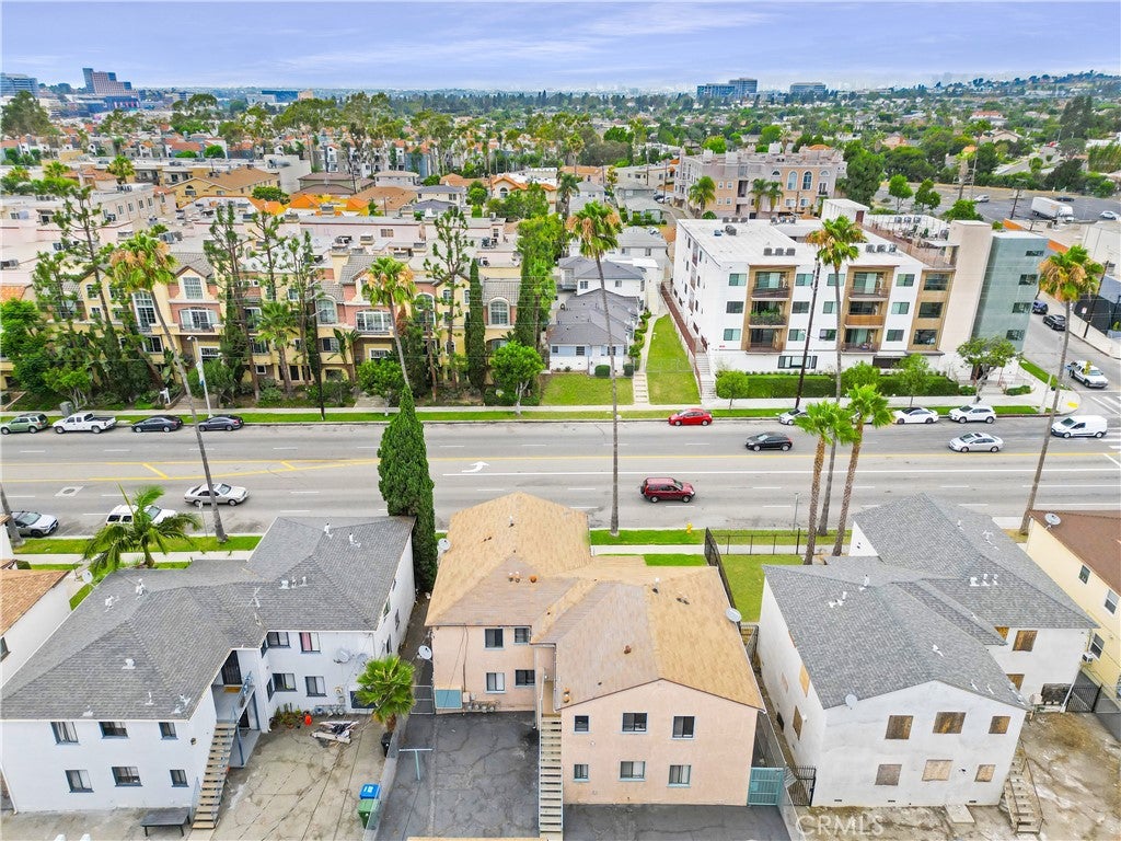 7018 La Tijera Boulevard