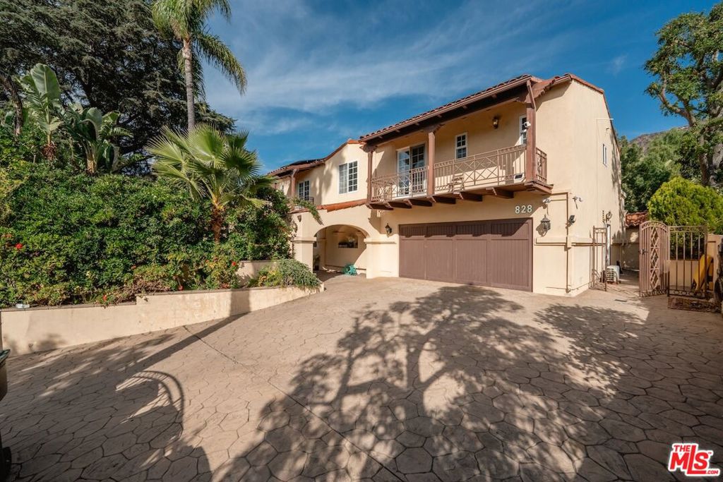 828 S Sunset Canyon Drive
