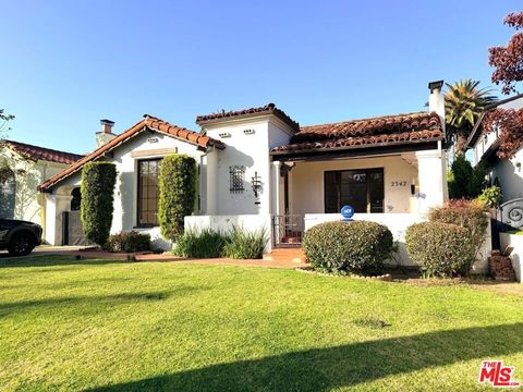 Photo of 2342 Selby Avenue, Los Angeles, CA 90064 (MLS # 26836985)