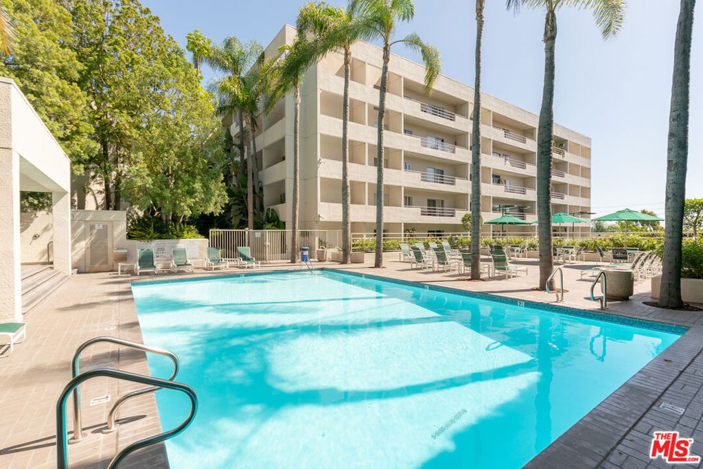 Photo of 1131 Alta Loma Road #109, West Hollywood, CA 90069 (MLS # 25582955)