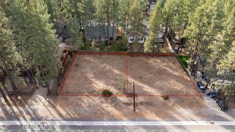 Photo of 570 Summit Blvd, Big Bear Lake, CA 92315 (MLS # SR26030642)