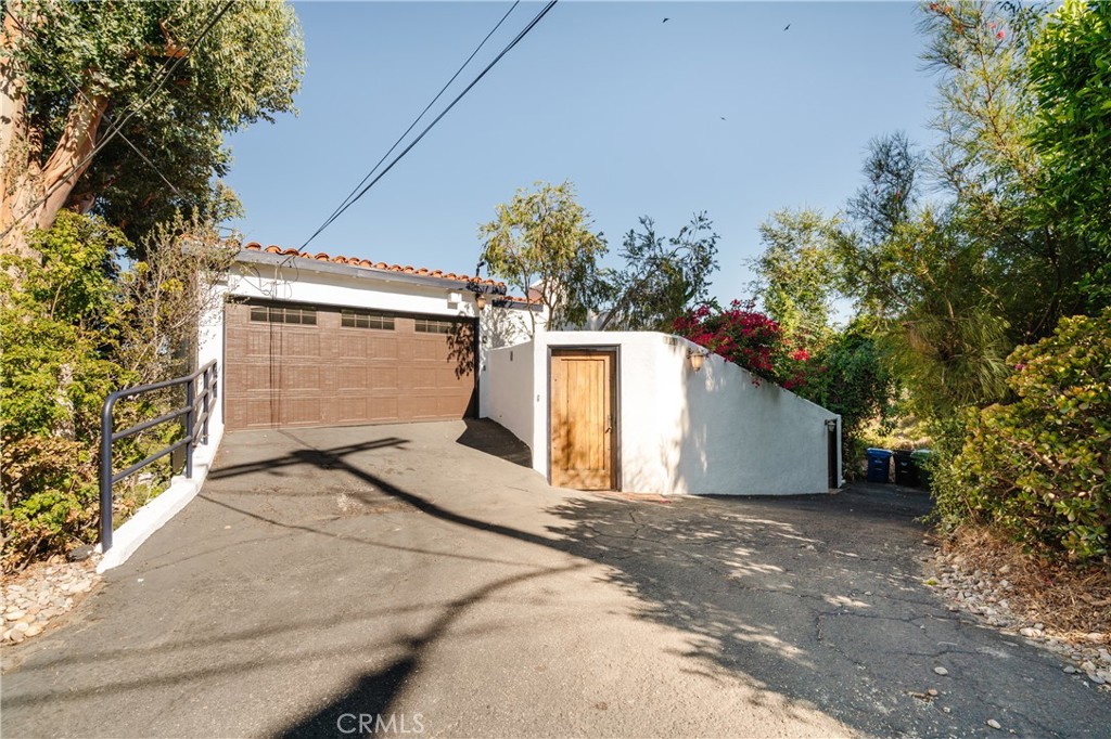 Properties 4 8383 Wyndham Road