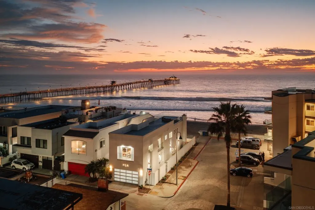 Imperial Beach, California 91932, United States, 4 Bedrooms Bedrooms, ,4 BathroomsBathrooms,Residential,Active,223994