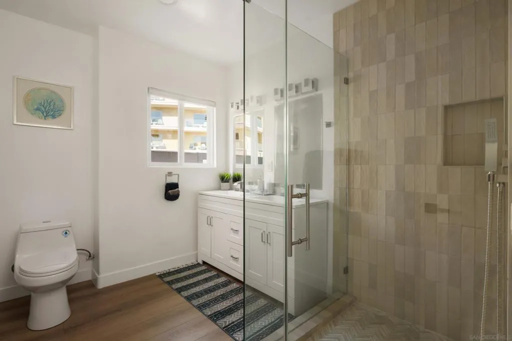 Imperial Beach, California 91932, United States, 4 Bedrooms Bedrooms, ,4 BathroomsBathrooms,Residential,Active,223994