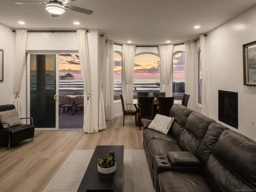 Imperial Beach, California 91932, United States, 4 Bedrooms Bedrooms, ,4 BathroomsBathrooms,Residential,Active,223994