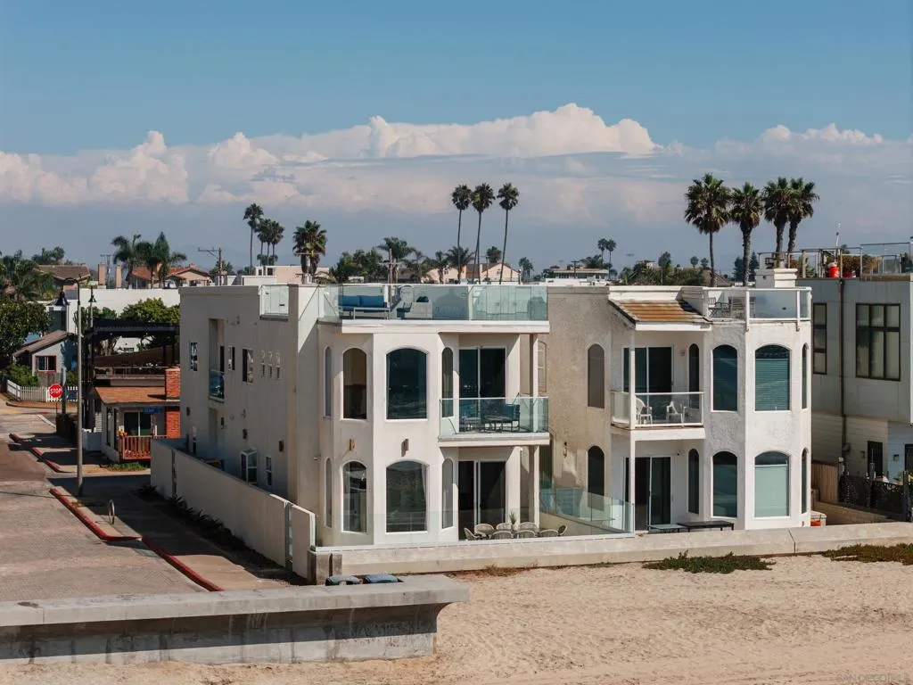 Imperial Beach, California 91932, United States, 4 Bedrooms Bedrooms, ,4 BathroomsBathrooms,Residential,Active,223994