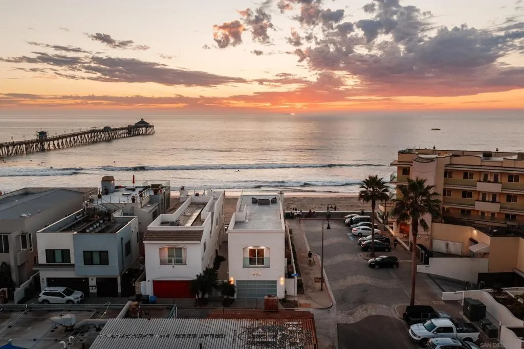 Imperial Beach, California 91932, United States, 4 Bedrooms Bedrooms, ,4 BathroomsBathrooms,Residential,Active,223994