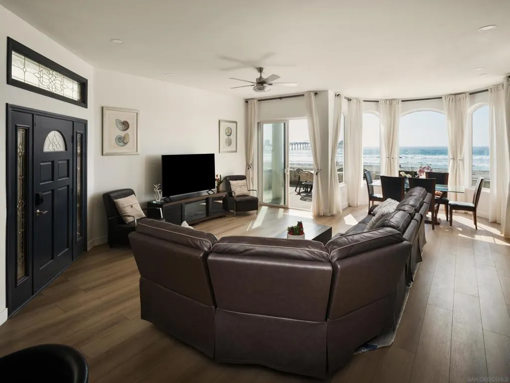 Imperial Beach, California 91932, United States, 4 Bedrooms Bedrooms, ,4 BathroomsBathrooms,Residential,Active,223994