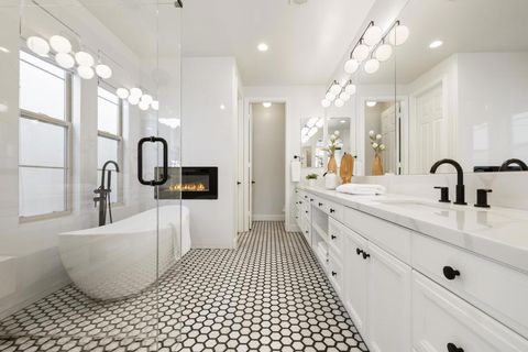 2124 Historic Decatur Rd San Diego CA 92106