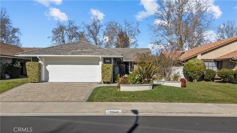 Photo of 23643 Maricio Dr, Valencia, CA 91355 (MLS # SR26033027)