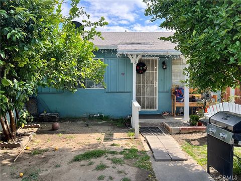Photo of 1489 W Olive ST, San Bernardino, CA 92411 (MLS # SR26097798)