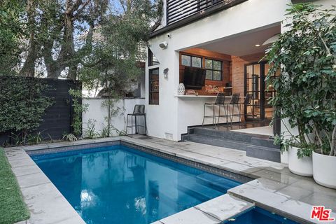 Photo of 3159 Thatcher Avenue, Marina Del Rey, CA 90292 (MLS # 26766495)