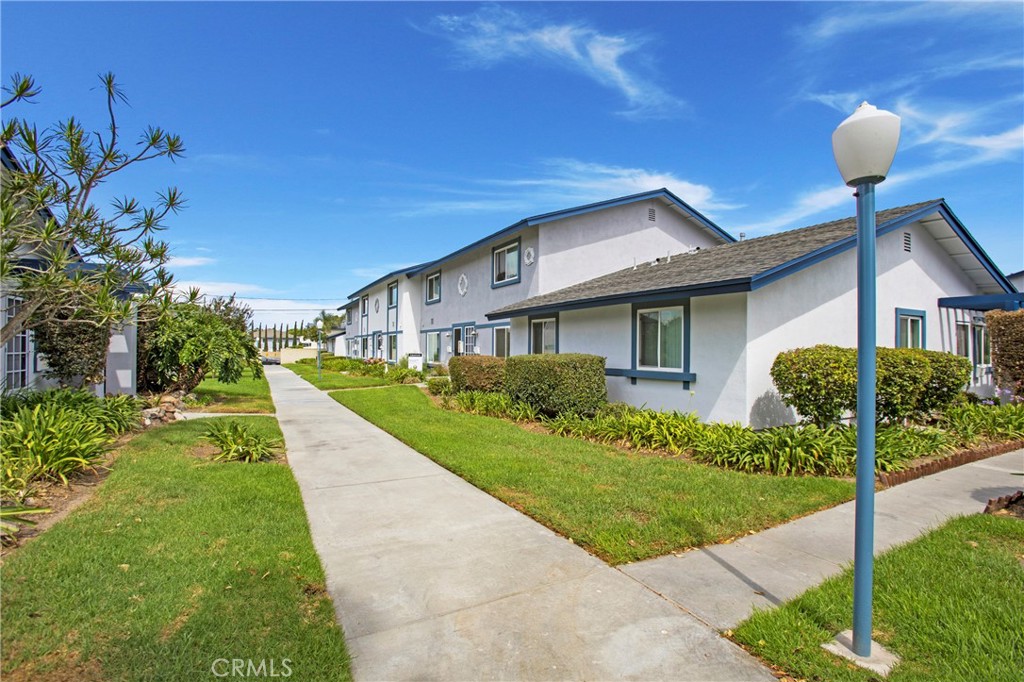 Huntington Townhomes (HTHM) - Residential
