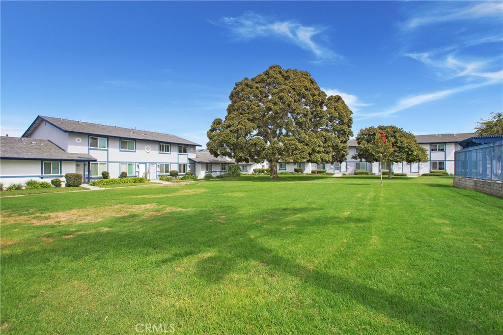 Huntington Townhomes (HTHM) - Residential
