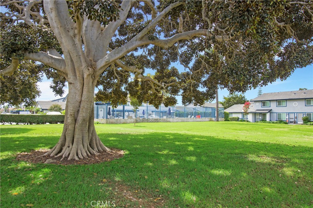 Huntington Townhomes (HTHM) - Residential