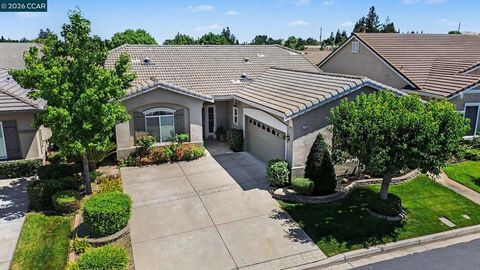 Photo of 1350 McPrince Ln LN, Brentwood, CA 94513 (MLS # 41136182)
