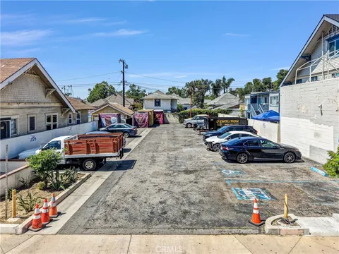 MLS: OC26078414