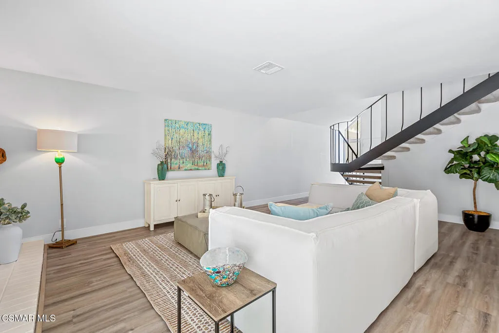 Westlake Village, California 91361, United States, 3 Bedrooms Bedrooms, ,3 BathroomsBathrooms,Residential,Active,133188