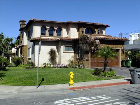 Photo of 903 10th Street, Manhattan Beach, CA 90266 (MLS # SB25278311)