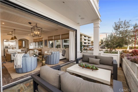 Tiny photo for 61 The Colonnade, Long Beach, CA 90803 (MLS # PW26112771)