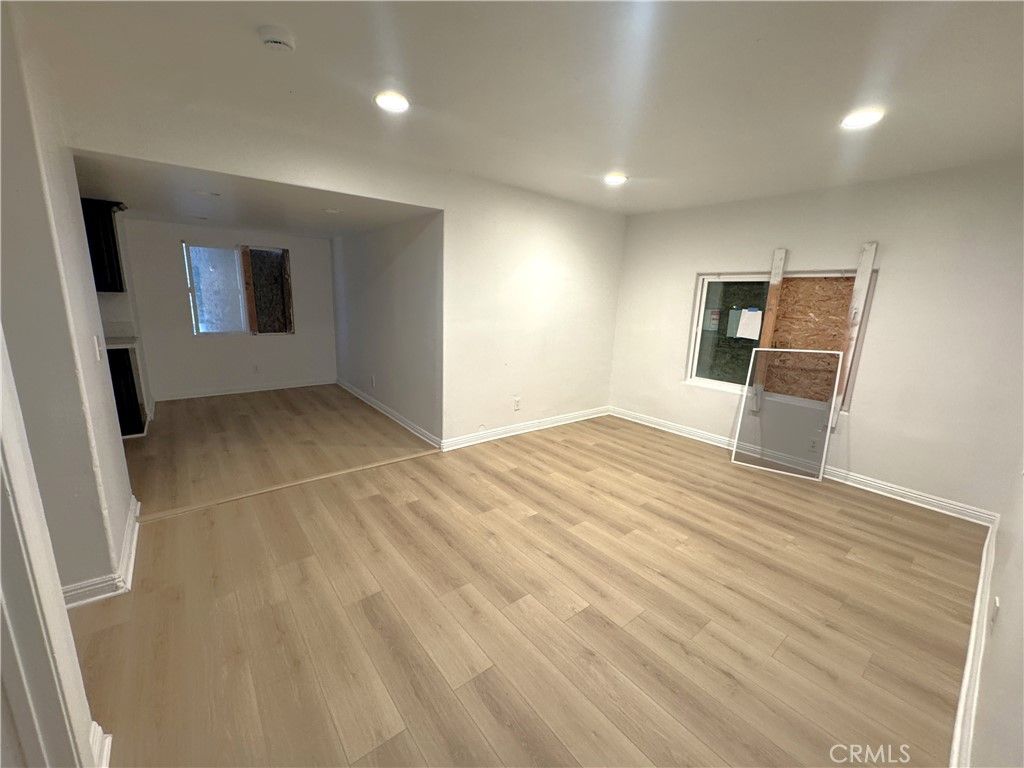 Photo of 523 W 102nd Street, Los Angeles, CA 90044 (MLS # CV26049128)