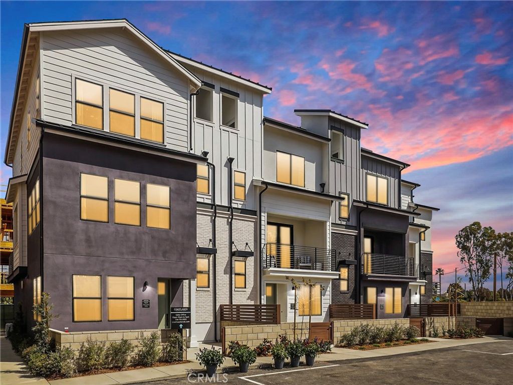 Photo of 19071 Main Street #105, Huntington Beach, CA 92648 (MLS # PW25114233)