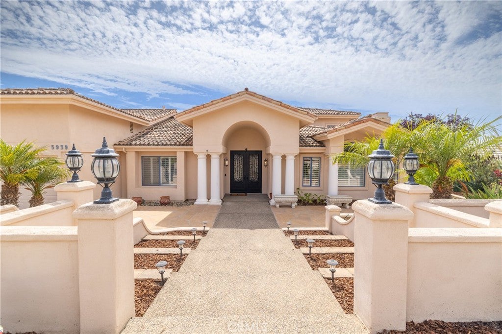 5939 Oakhill Drive