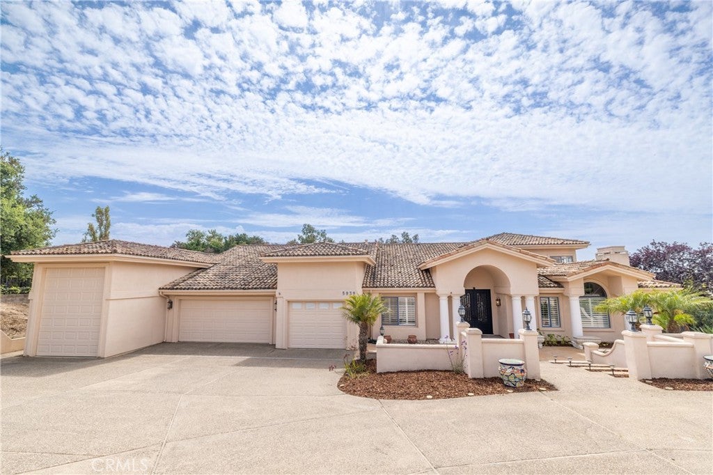 5939 Oakhill Drive