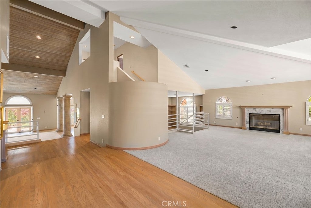 5939 Oakhill Drive