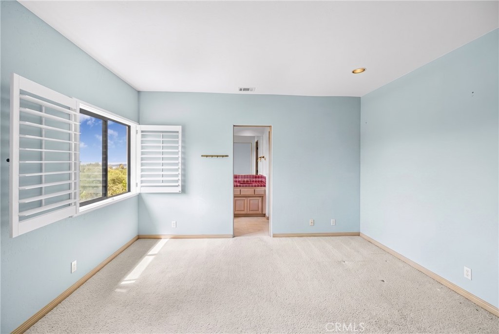 5939 Oakhill Drive