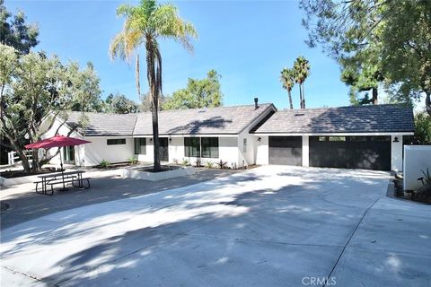 Photo of 30151 Via Arboleda, Temecula, CA 92591 (MLS # PW25237767)