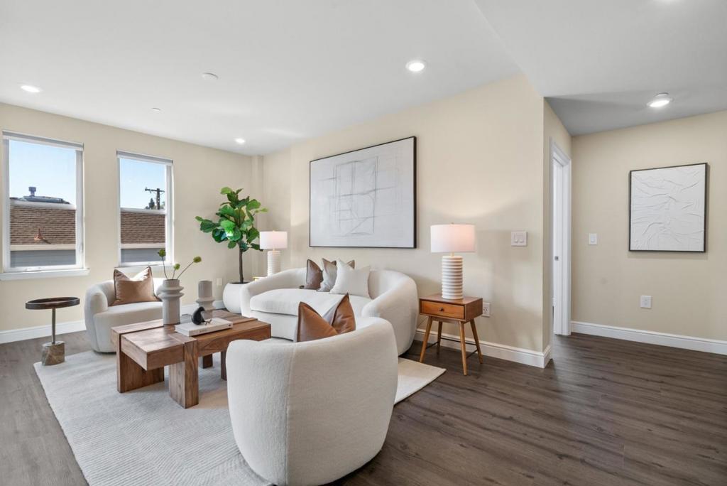 1368 El Camino Real 210