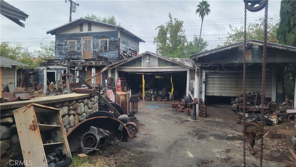 1398 Sheridan AVE, Pomona CA 91767