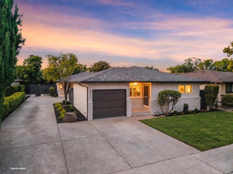 Photo of 21172119 Los Gatos Almaden Road, San Jose, CA 95124 (MLS # ML82061347)