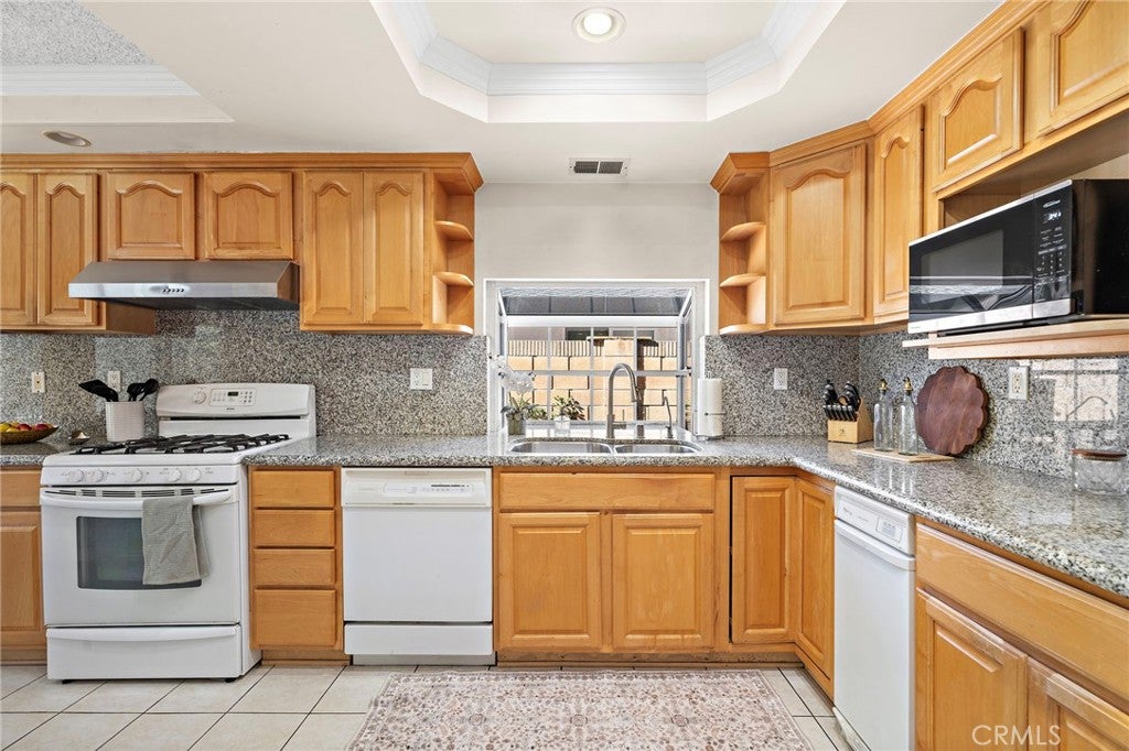 20241 Morristown, Huntington Beach CA 92646 - Photo 18