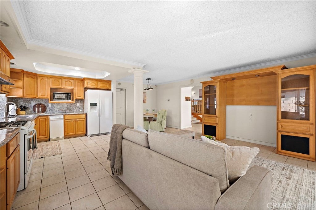 20241 Morristown, Huntington Beach CA 92646 - Photo 16