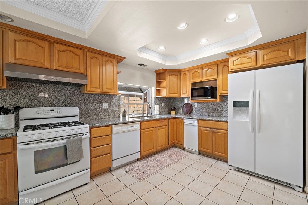 20241 Morristown, Huntington Beach CA 92646 - Photo 17