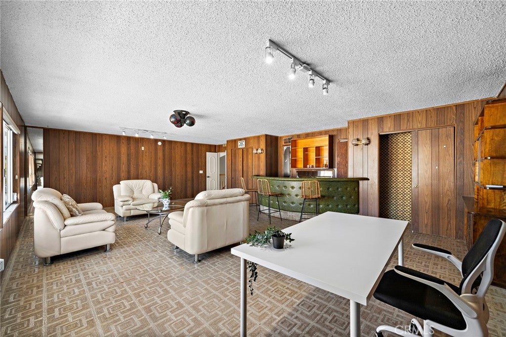 20241 Morristown, Huntington Beach CA 92646 - Photo 23
