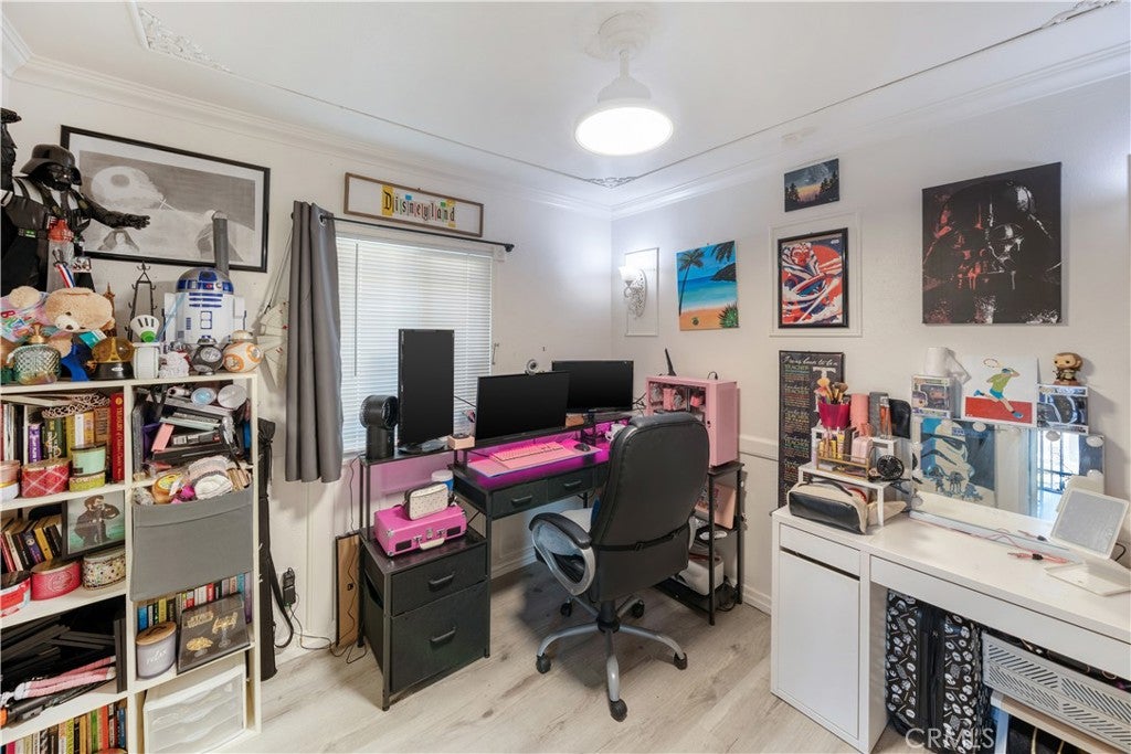 310 E Center